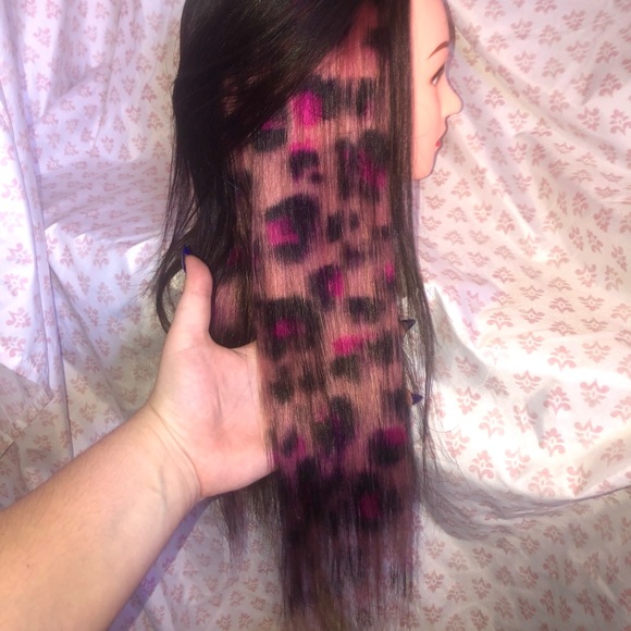 Clip-in 20" Handmade Pink Cheetah Print Hair Extension - Picture 4 of 8
